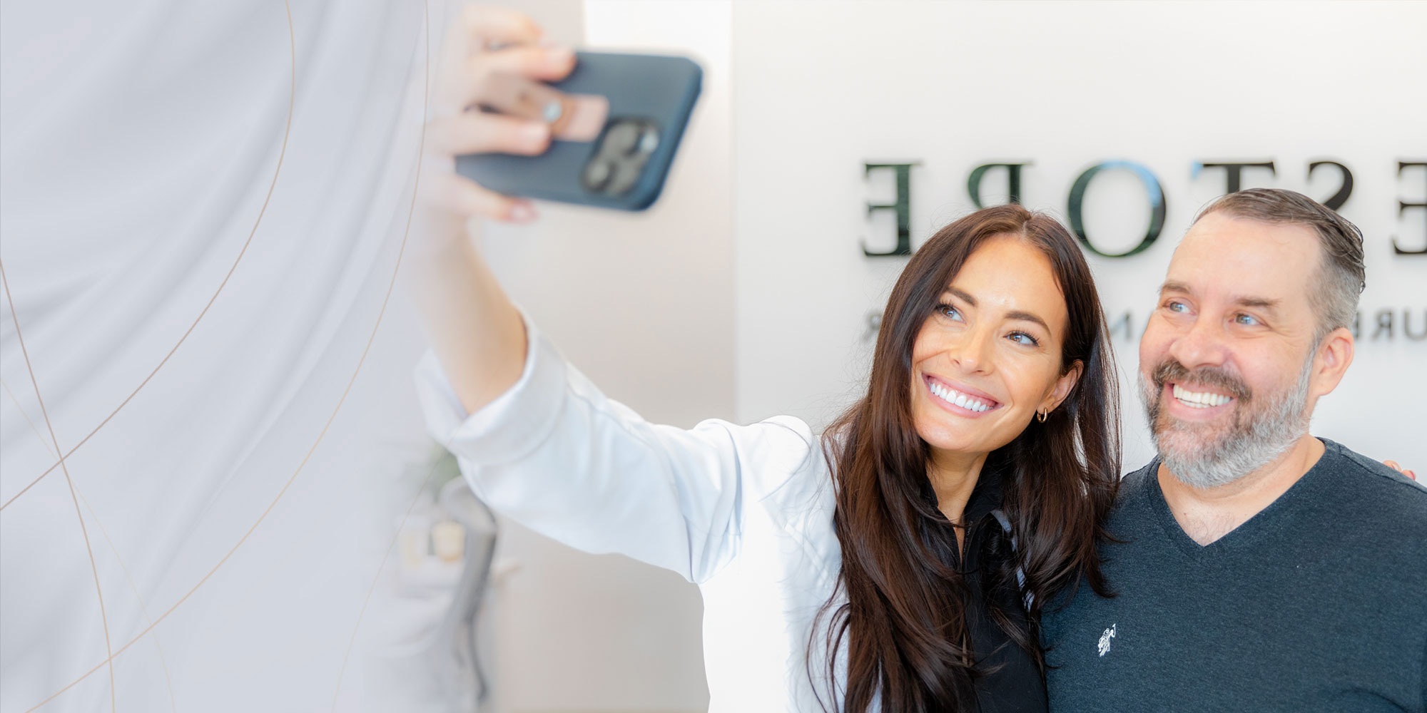 patient and doctor taking a selfie together